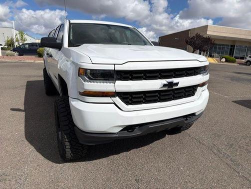 Summit White 2017 Chevrolet Silverado 1500 Custom