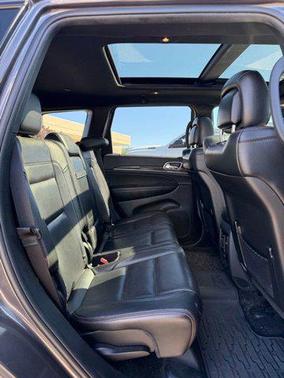 Granite Crystal Metallic Clearcoat 2018 Jeep Grand Cherokee Trailhawk