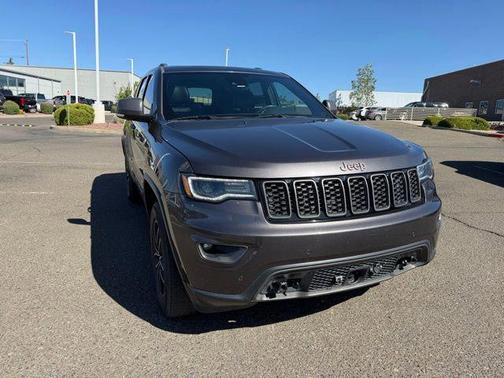 Granite Crystal Metallic Clearcoat 2018 Jeep Grand Cherokee Trailhawk