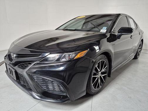Midnight Black Metallic 2023 Toyota Camry SE