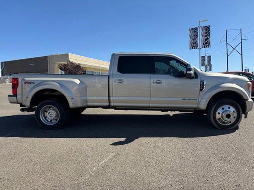 White Gold Metallic 2017 Ford F-450 Platinum
