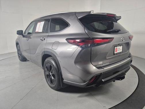 Heavy Metal 2025 Toyota Highlander XLE