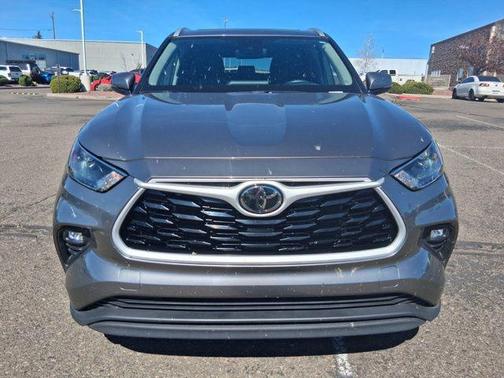 2025 Toyota Highlander XLE