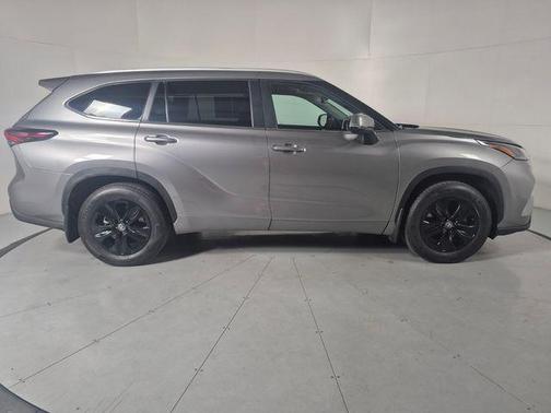Heavy Metal 2025 Toyota Highlander XLE