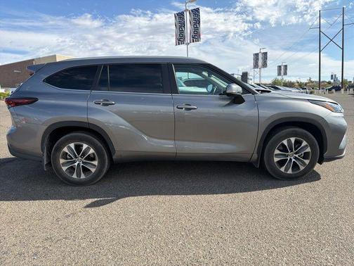 Heavy Metal 2025 Toyota Highlander XLE