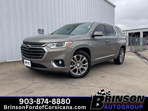 Pepperdust Metallic 2019 Chevrolet Traverse Premier