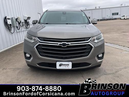 Pepperdust Metallic 2019 Chevrolet Traverse Premier