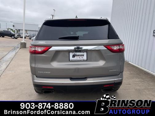 Pepperdust Metallic 2019 Chevrolet Traverse Premier