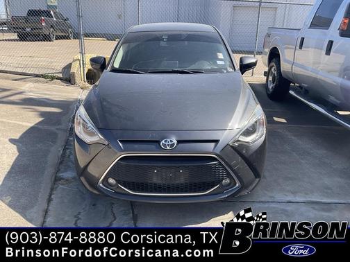 2020 Toyota Yaris Sedan XLE