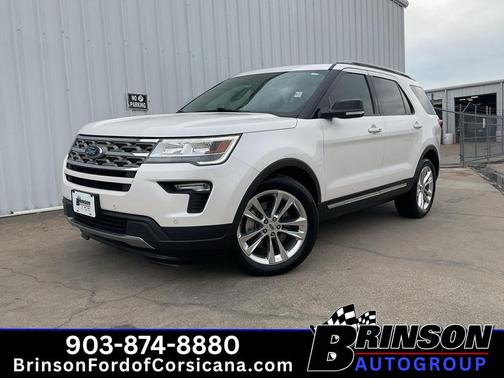 White Platinum Tri-Coat Metallic 2018 Ford Explorer XLT
