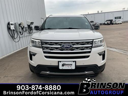 White Platinum Tri-Coat Metallic 2018 Ford Explorer XLT