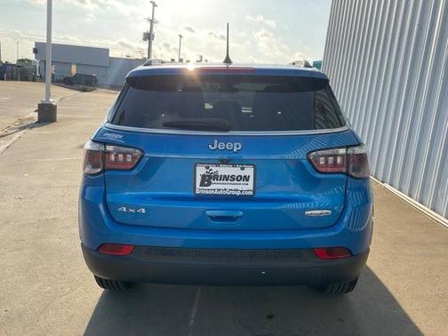 2022 Jeep Compass Latitude Lux