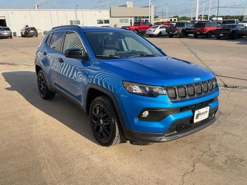 2022 Jeep Compass Latitude Lux