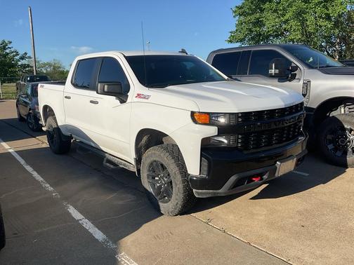 Summit White 2021 Chevrolet Silverado 1500 Custom Trail Boss