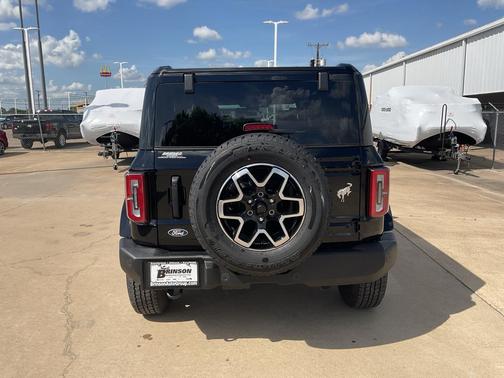 Shadow Black 2026 Ford Bronco Outer Banks