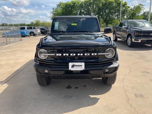 Shadow Black 2026 Ford Bronco Outer Banks