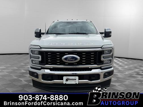 Oxford White 2025 Ford F-250 Lariat