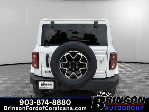 Oxford White 2026 Ford Bronco Outer Banks