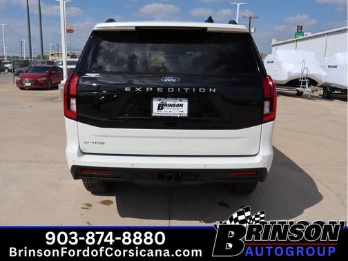 Star White 2026 Ford Expedition Active