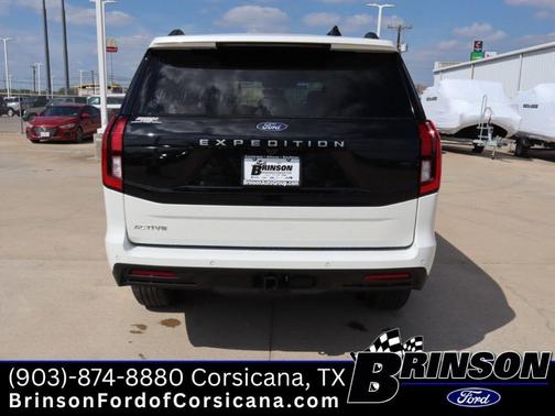 Star White 2026 Ford Expedition Active