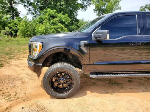 Black 2021 Ford F-150 XLT