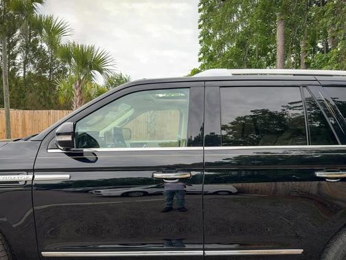 Black 2018 Lincoln Navigator Reserve