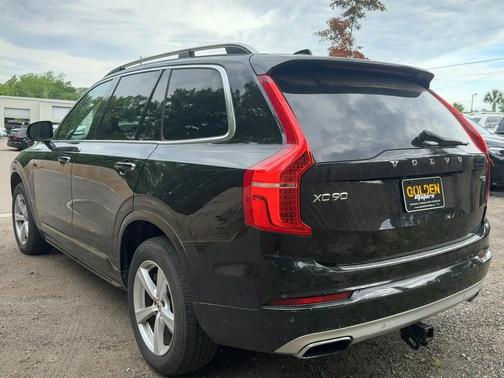 Black 2017 Volvo XC90 T5 Momentum