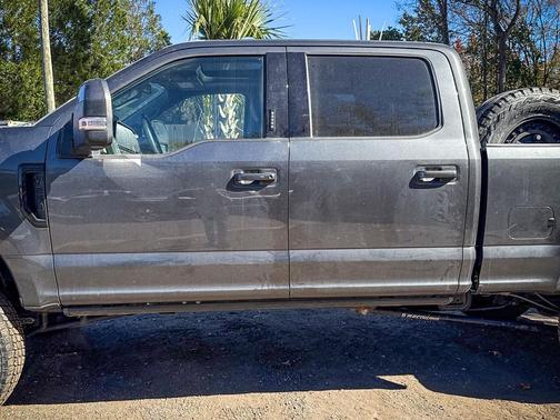 2017 Ford F-250 Lariat 4WD Crew Cab Lifted