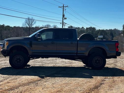 2017 Ford F-250 Lariat 4WD Crew Cab Lifted