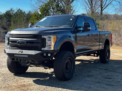 2017 Ford F-250 Lariat 4WD Crew Cab Lifted