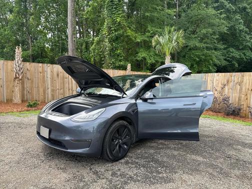 Gray 2023 Tesla Model Y Long Range AWD