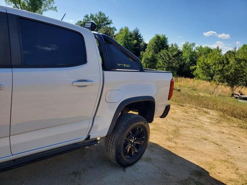 White 2019 Chevrolet Colorado ZR2