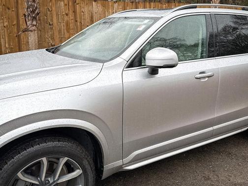 2017 Volvo XC90 T6 Momentum