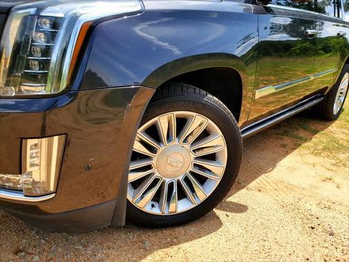 2017 Cadillac Escalade ESV Platinum