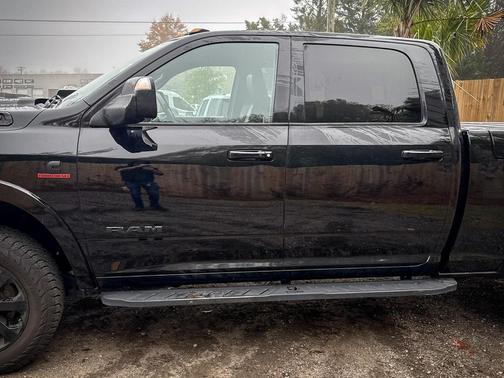 2019 RAM 2500 Laramie Diesel 4x4 Crew Cab Lev 2 BlackOut Package
