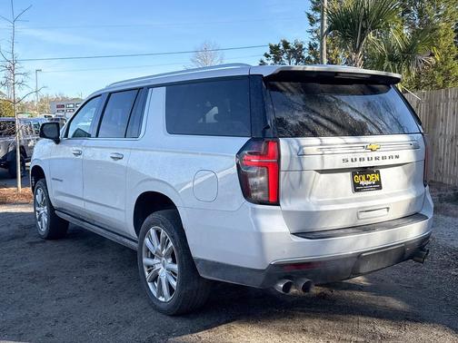 2021 Chevrolet Suburban 4WD 4dr High Country