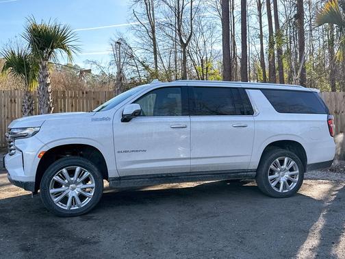 2021 Chevrolet Suburban 4WD 4dr High Country
