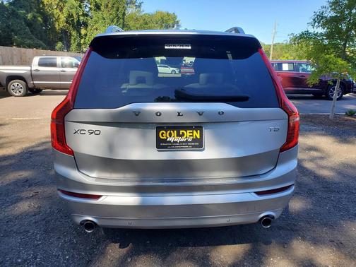 2019 Volvo XC90 T5 Momentum