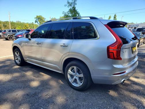 2019 Volvo XC90 T5 Momentum