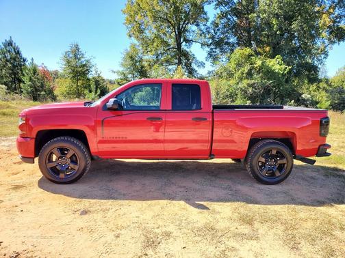 2018 Chevrolet Silverado 1500 Custom