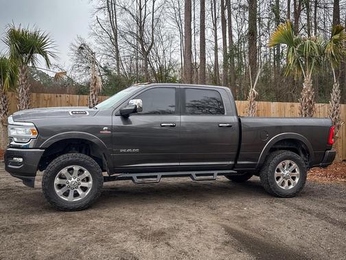 2020 RAM 2500 Laramie 4x4 Crew Cab