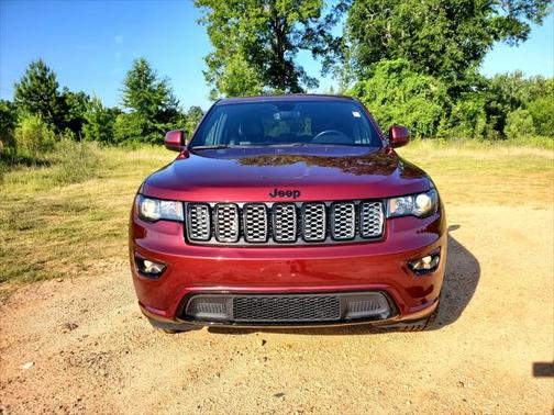 2022 Jeep Grand Cherokee Laredo