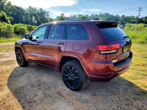 2022 Jeep Grand Cherokee Laredo