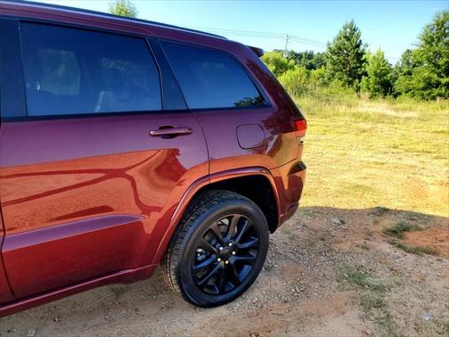 2022 Jeep Grand Cherokee Laredo