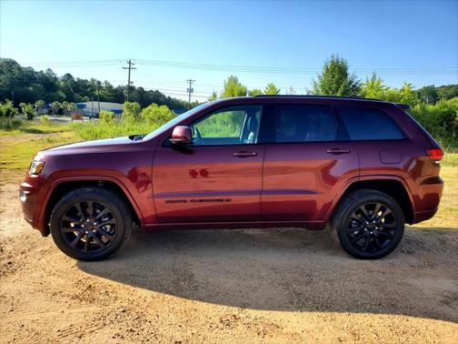 2022 Jeep Grand Cherokee Laredo