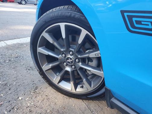 2011 Ford Mustang GT Premium