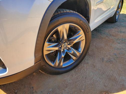 2019 Toyota Highlander Limited Platinum