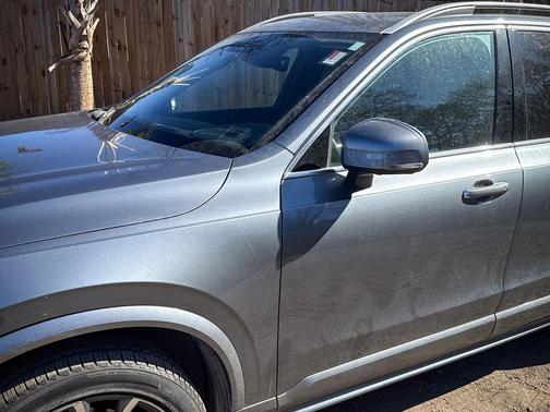 2016 Volvo XC90 T6 Momentum