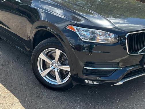 Black 2016 Volvo XC90 T5 Momentum