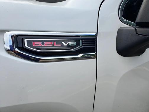White 2019 GMC Sierra 1500 Denali